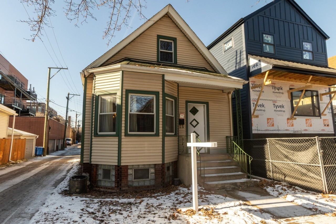 2814 N Maplewood Ave - Photo 2 of 16