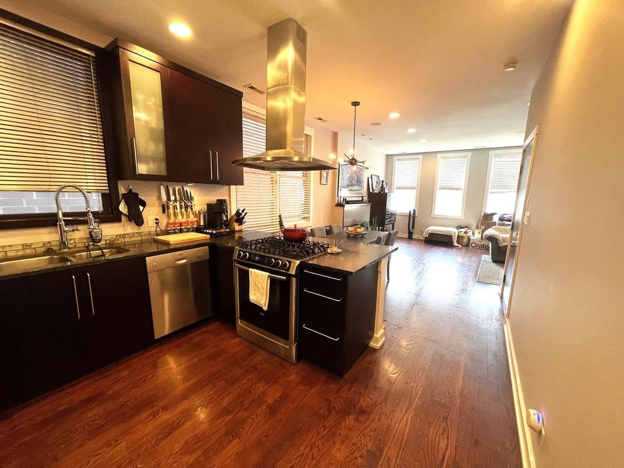 3039 N Sheffield Ave Apt 2 - Photo 6 of 16