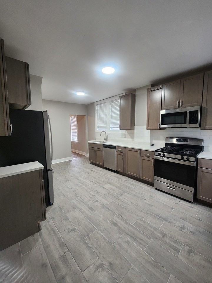 8000 S Wentworth Ave - Photo 4 of 16