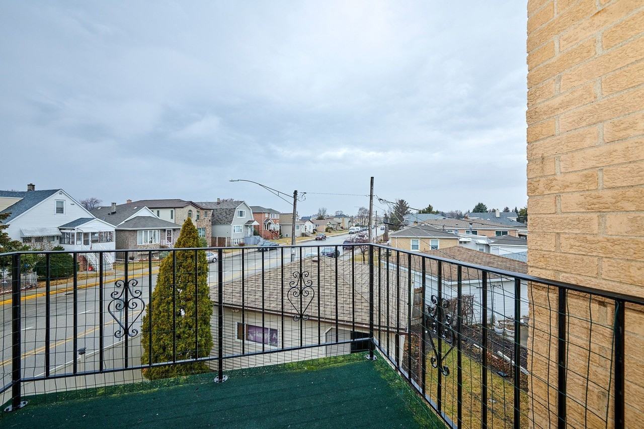 6780 W Forest Preserve Dr Unit 2 - Photo 7 of 29