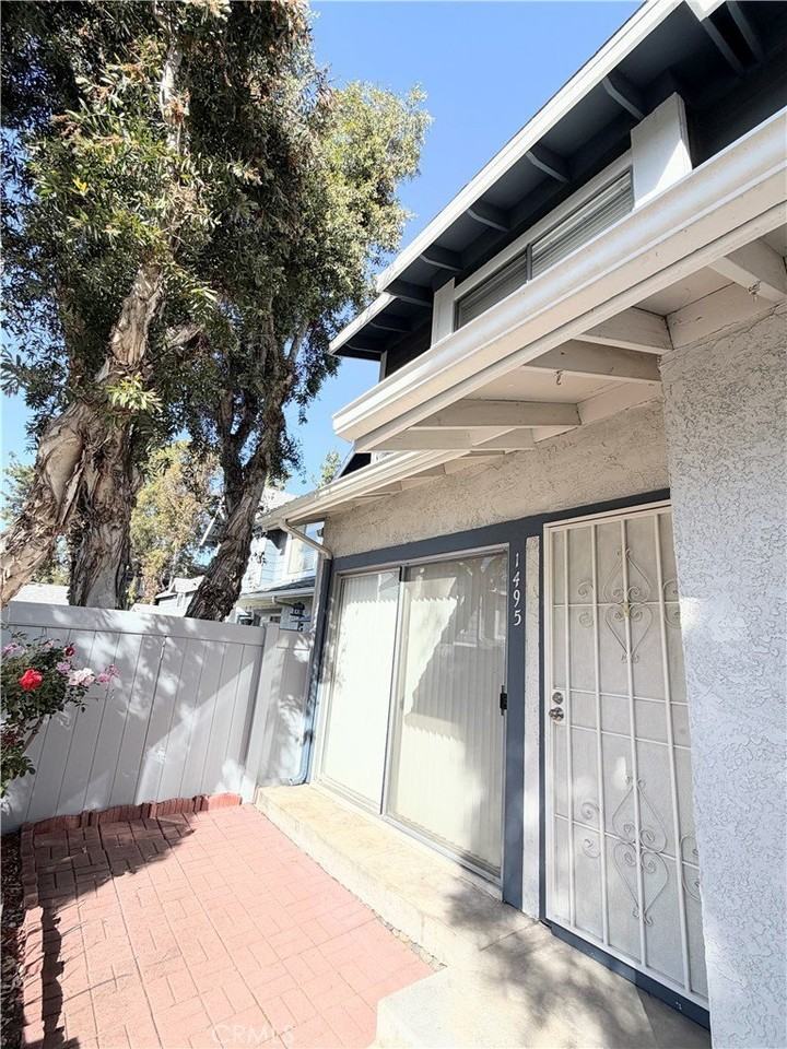 1495 Mccabe Way - Photo 5 of 25