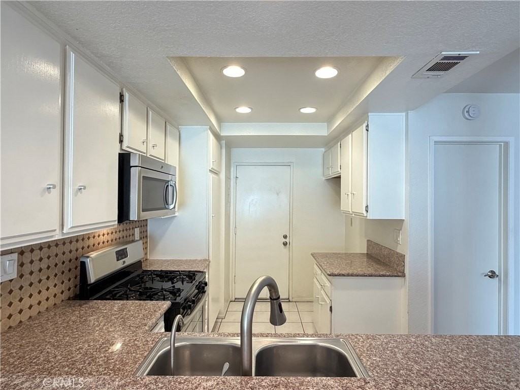 1495 Mccabe Way - Photo 7 of 25