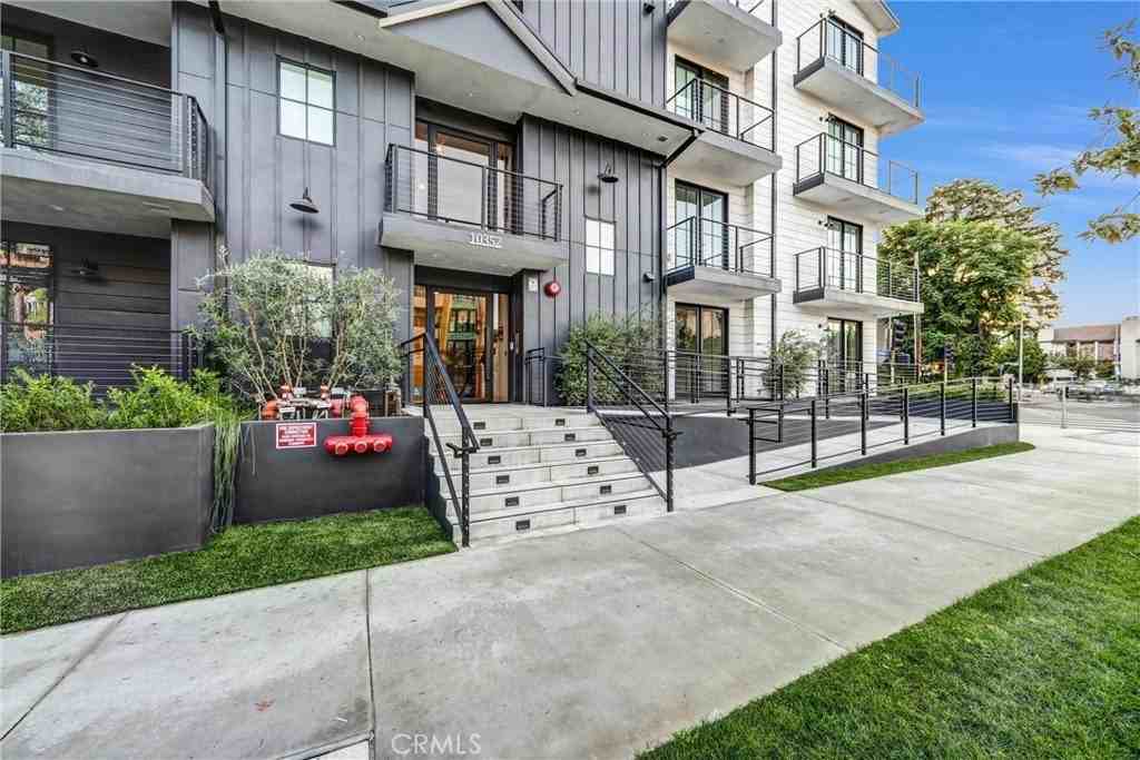 10352 Riverside Dr #203A - Photo 6 of 49