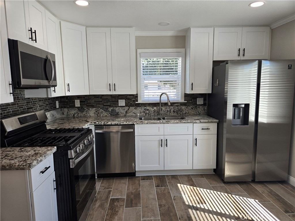 4690 Pedley Ave - Photo 6 of 16