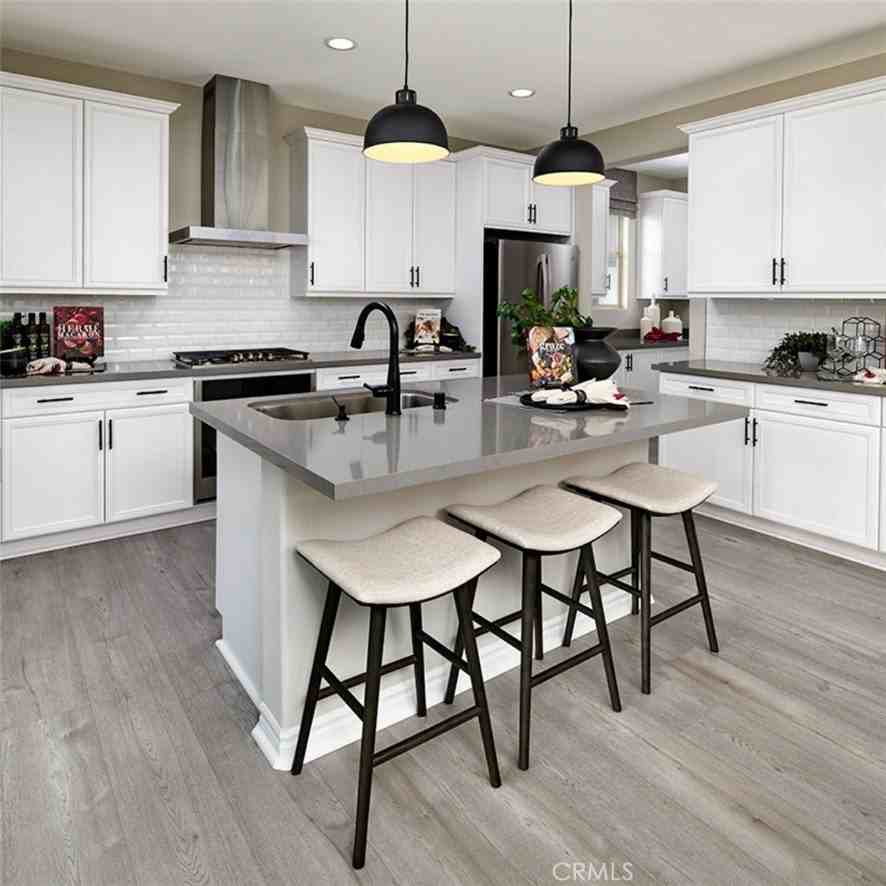 563 Sunshow Ct - Photo 4 of 14