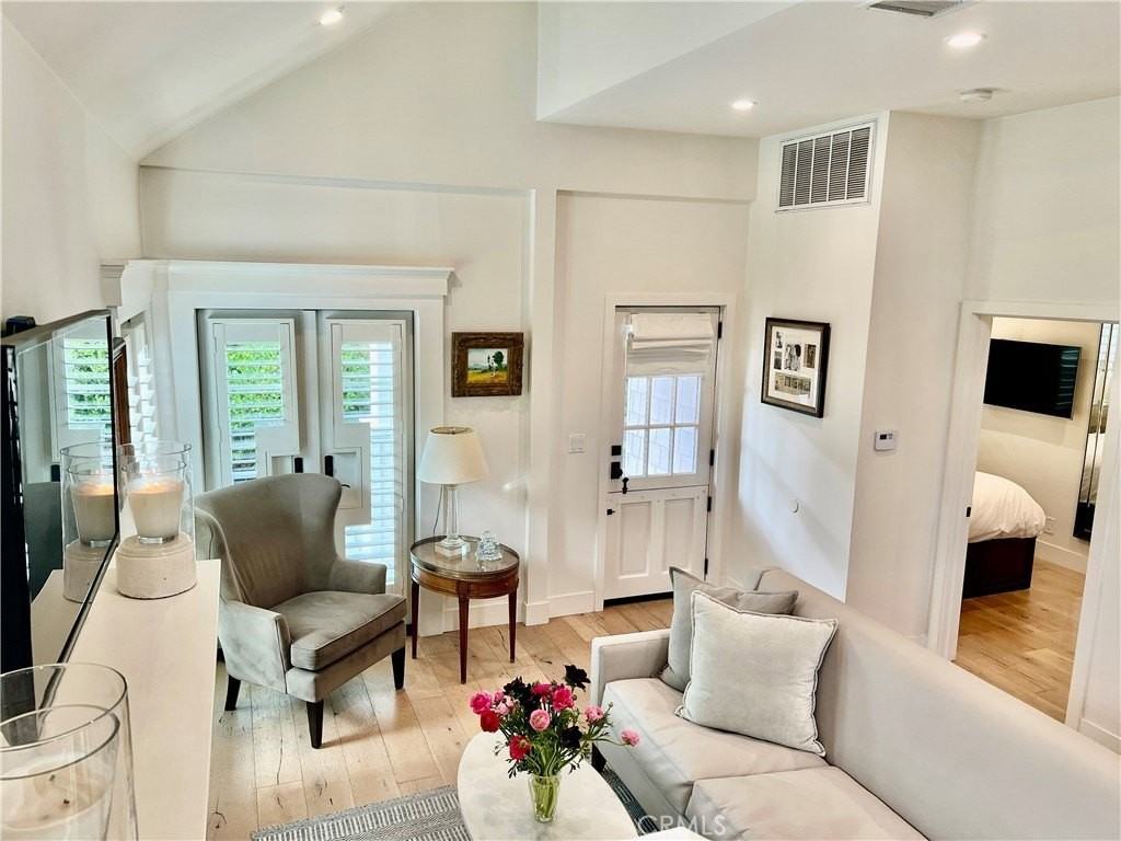 521 Seaview St - Photo 5 of 41