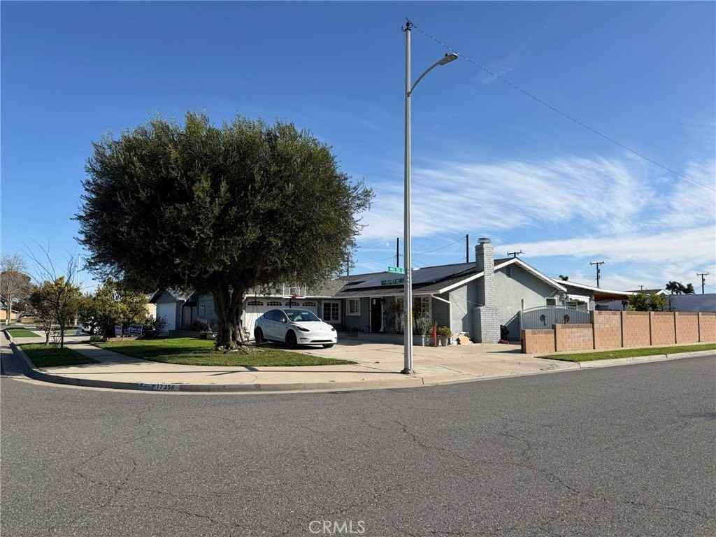 17356 Pepper Tree St