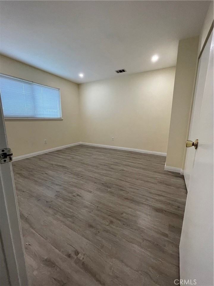 1594 1st St - Photo 5 of 7