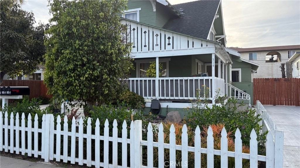 314 S Broadway - Photo 2 of 21