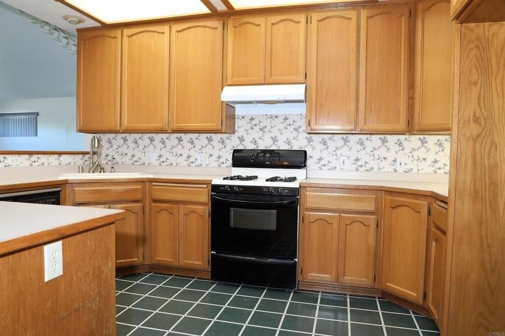 125 F St - Photo 2 of 9