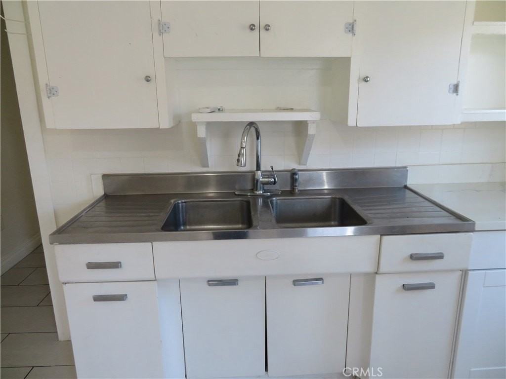 3923 S Normandie Ave - Photo 6 of 23