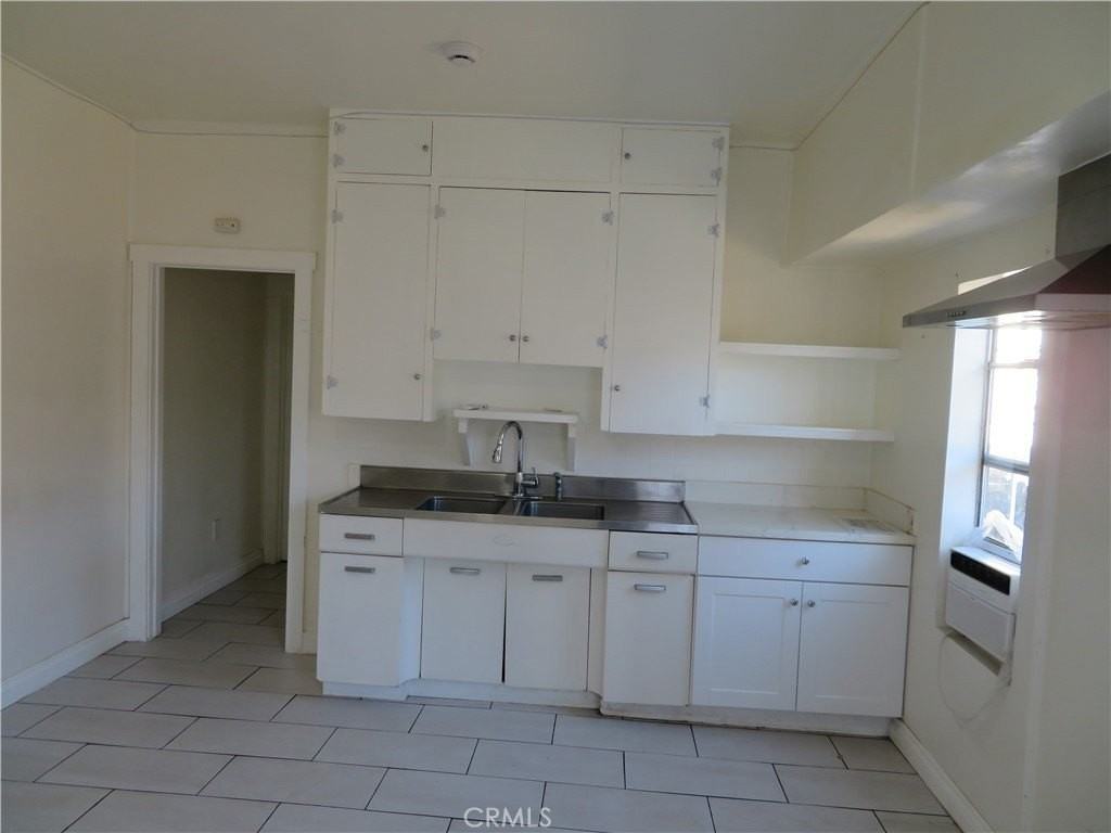 3923 S Normandie Ave - Photo 7 of 23