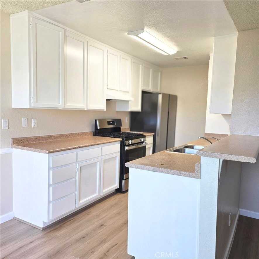 521 W Dunton Ave - Photo 4 of 28