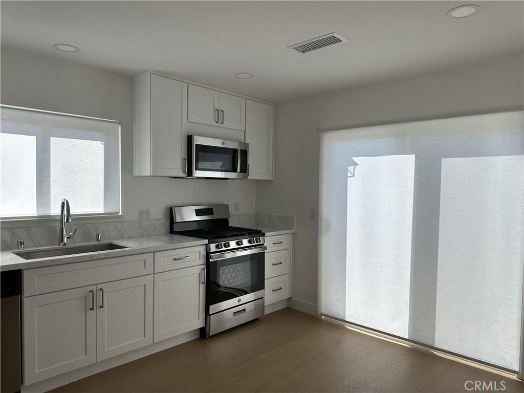 11480 Burke St - Photo 5 of 21