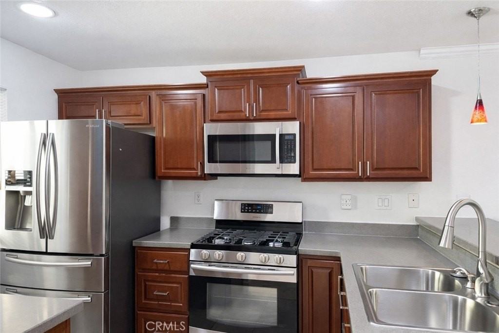 12750 Centralia St #36 - Photo 4 of 18