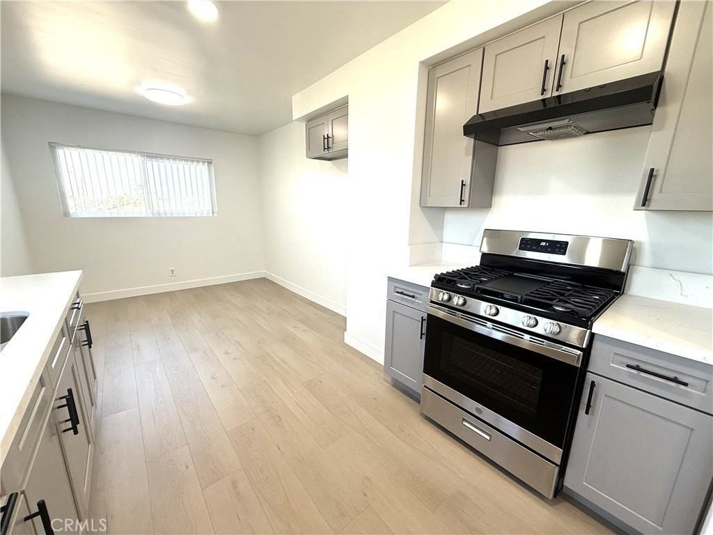 11601 Birch Ave #C - Photo 4 of 17