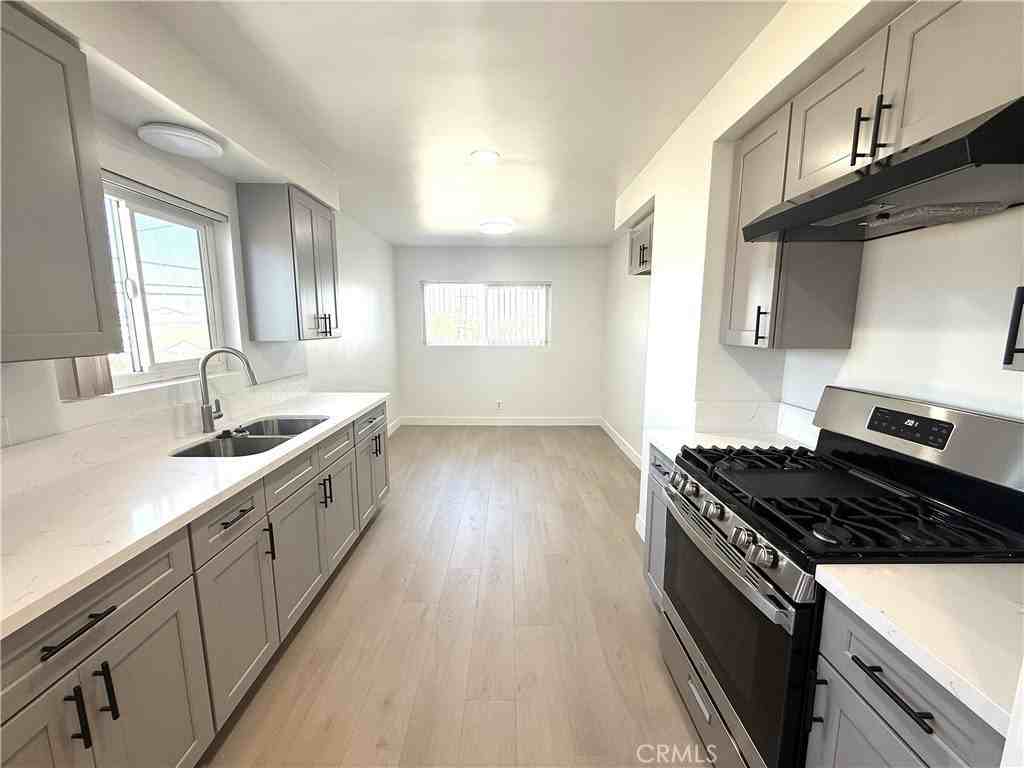 11601 Birch Ave #C - Photo 6 of 17