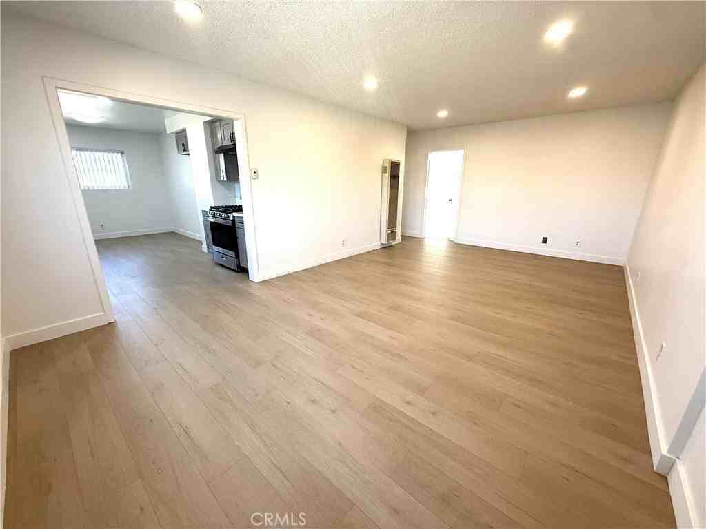 11601 Birch Ave #C - Photo 7 of 17