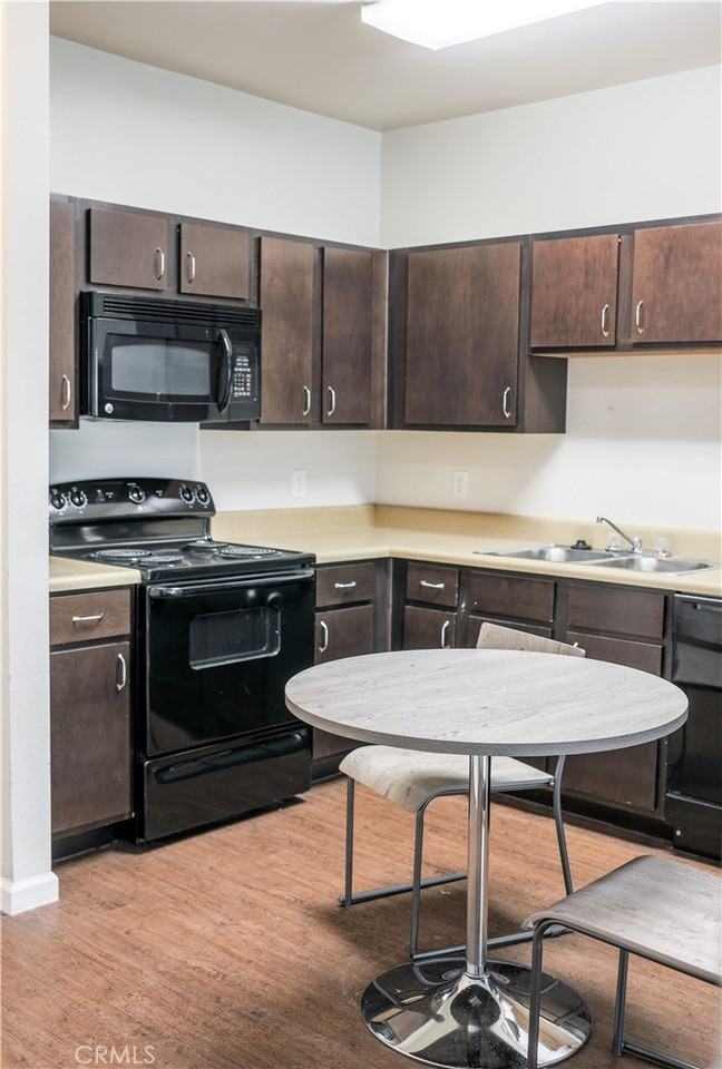 251 W Miller Ave #212 - Photo 4 of 22