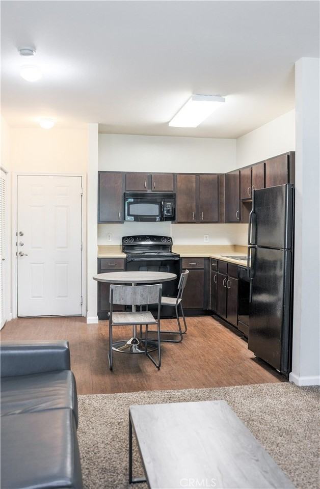 251 W Miller Ave #212 - Photo 5 of 22