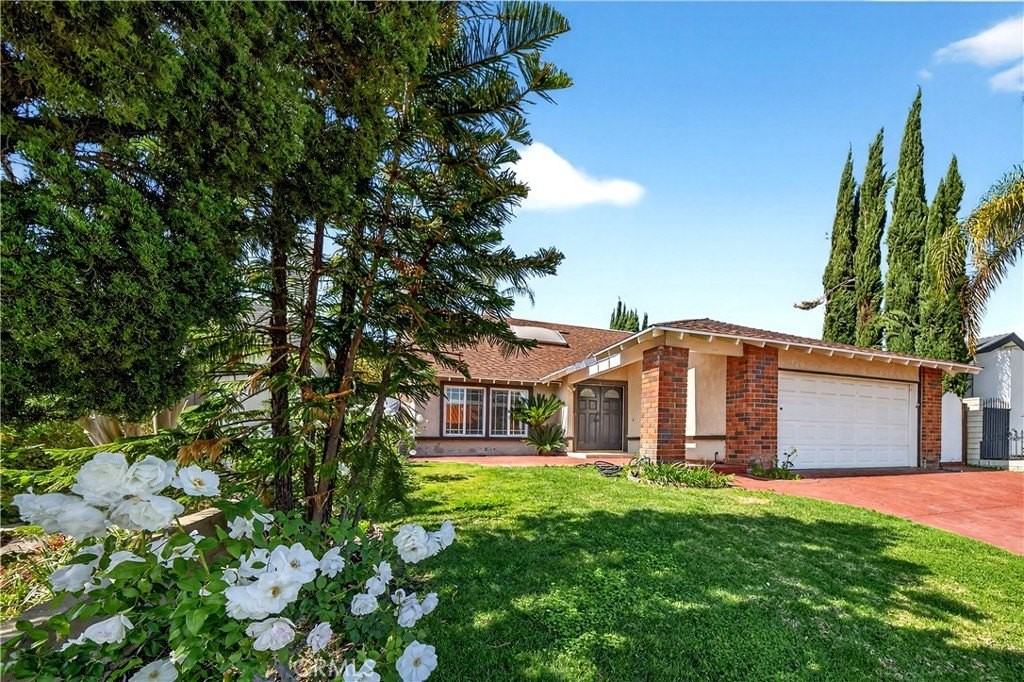 10209 Glade Ave - Photo 2 of 24