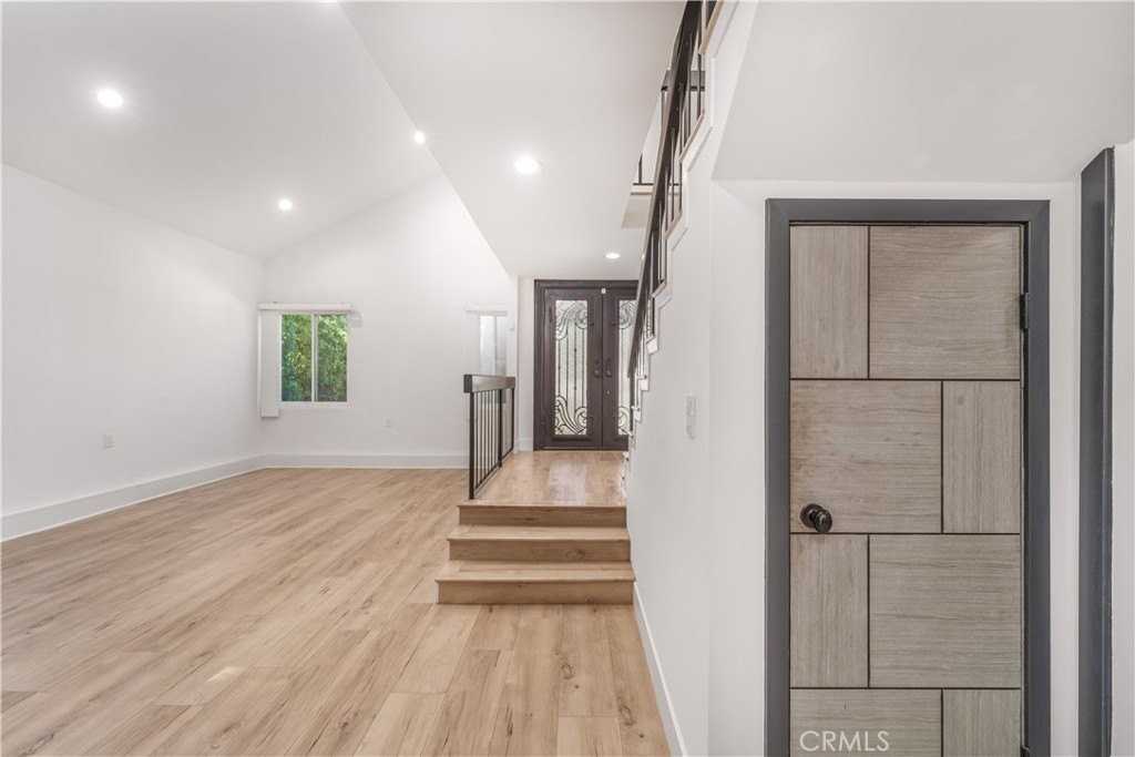 6222 Wynne Ave - Photo 7 of 31