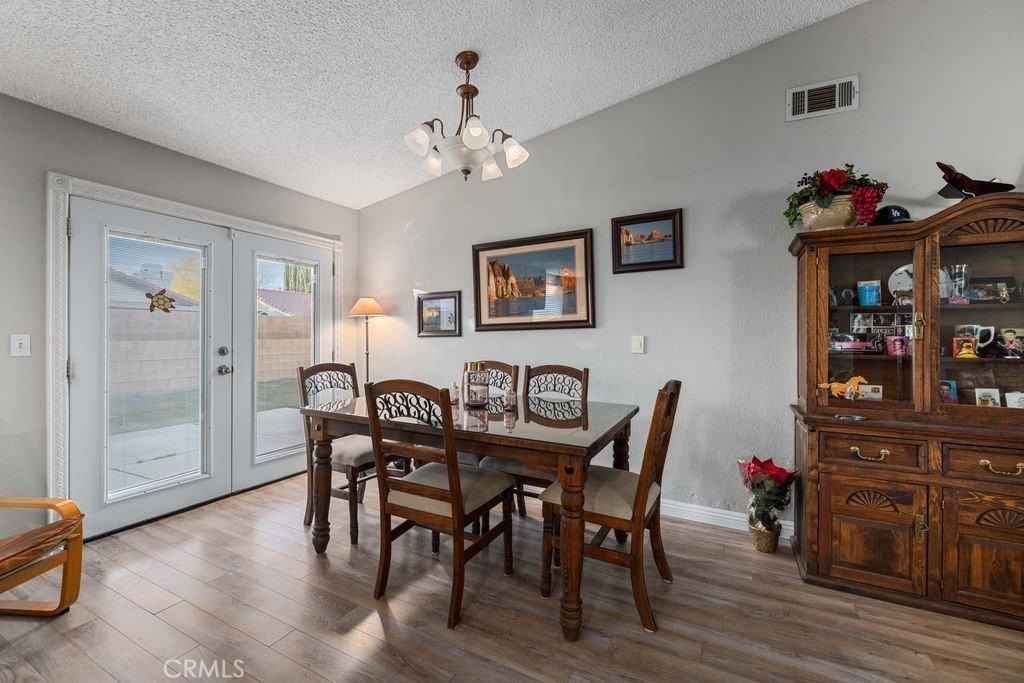 44115 Hunter Ct - Photo 7 of 23