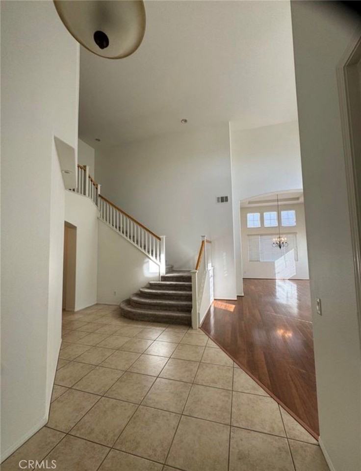 41090 Arron Ct - Photo 5 of 44