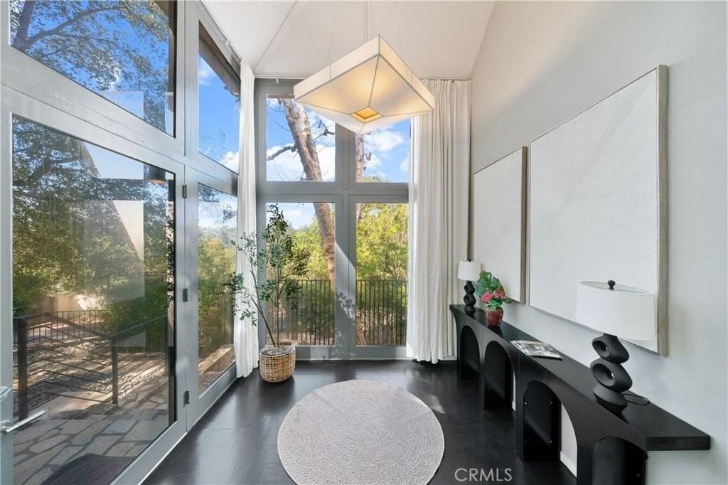 9653 Oak Pass Rd - Photo 6 of 42