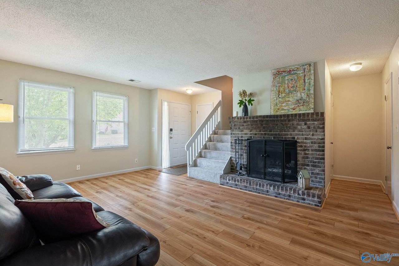 1712 Ward Ave Ne - Photo 5 of 20