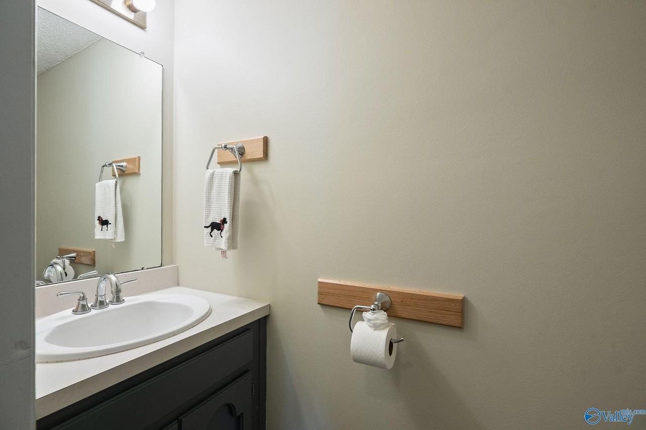 1712 Ward Ave Ne - Photo 6 of 20