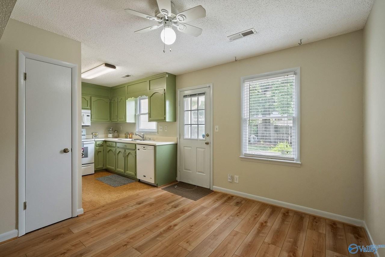 1712 Ward Ave Ne - Photo 7 of 20