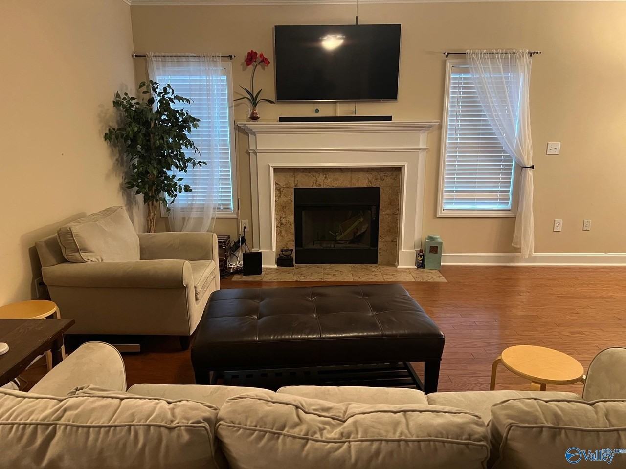 104 Chelsea Park Row - Photo 4 of 18