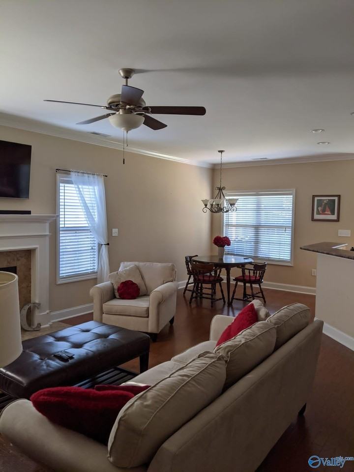 104 Chelsea Park Row - Photo 7 of 18