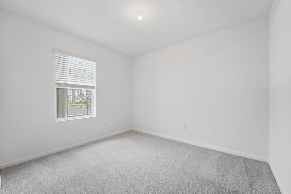 10485 Northwest Suncrest Loop - Photo 5 of 8