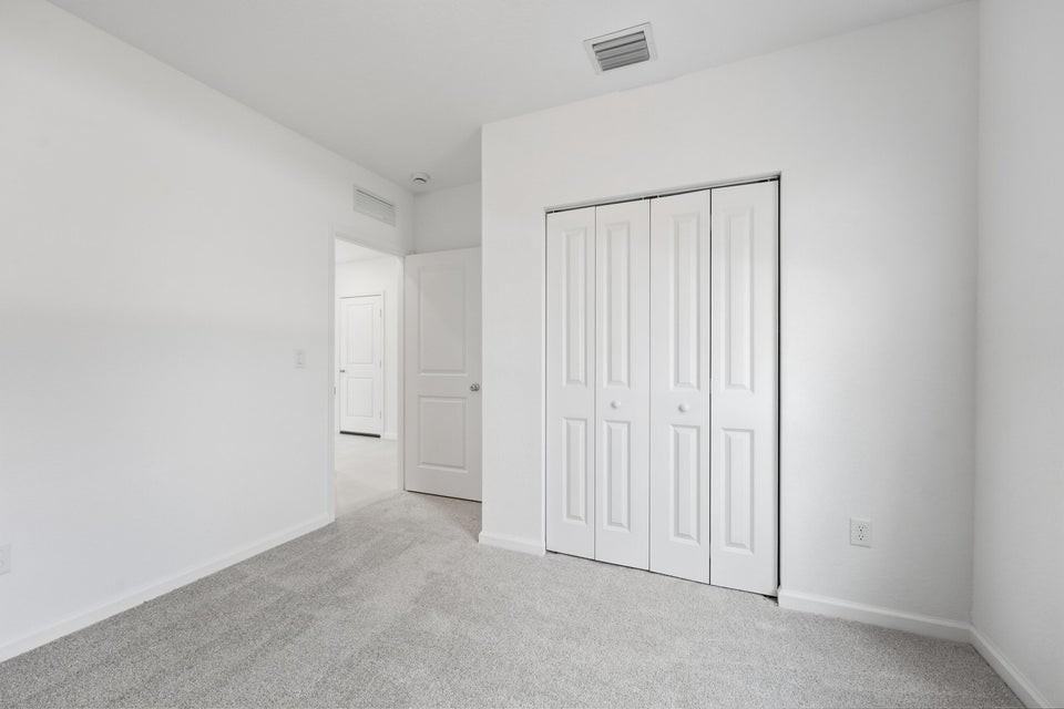 10485 Northwest Suncrest Loop - Photo 6 of 8