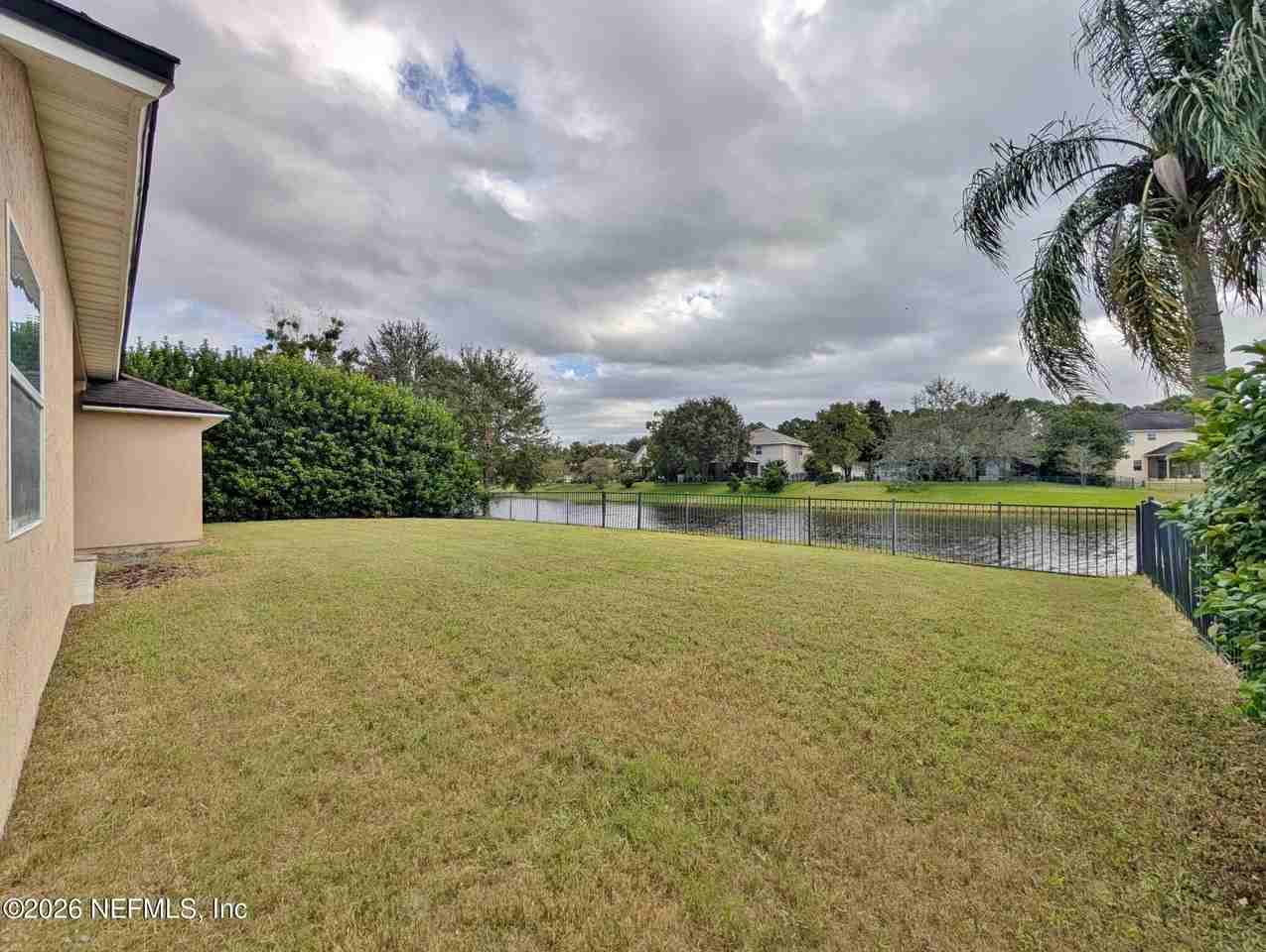 2012 Chaucer Ln - Photo 7 of 24