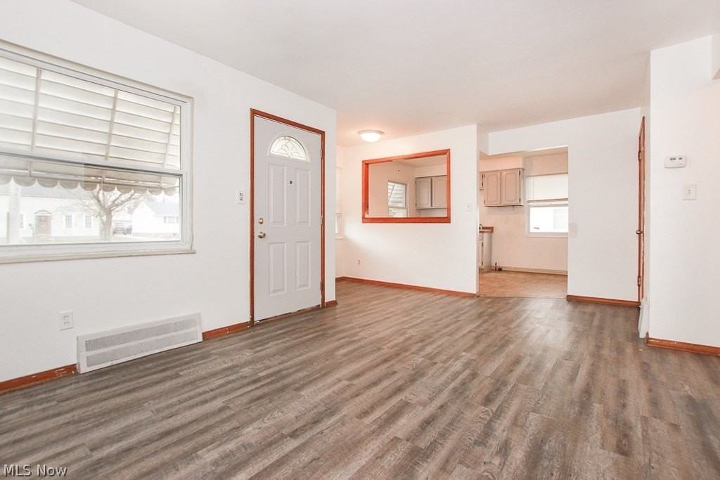 15305 Rockside Rd - Photo 5 of 32