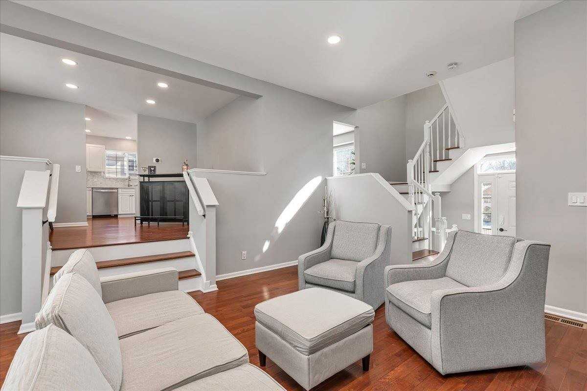 40 Primrose Ln - Photo 5 of 26