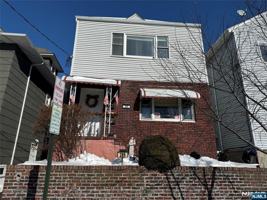 featured image of 289 Grove St