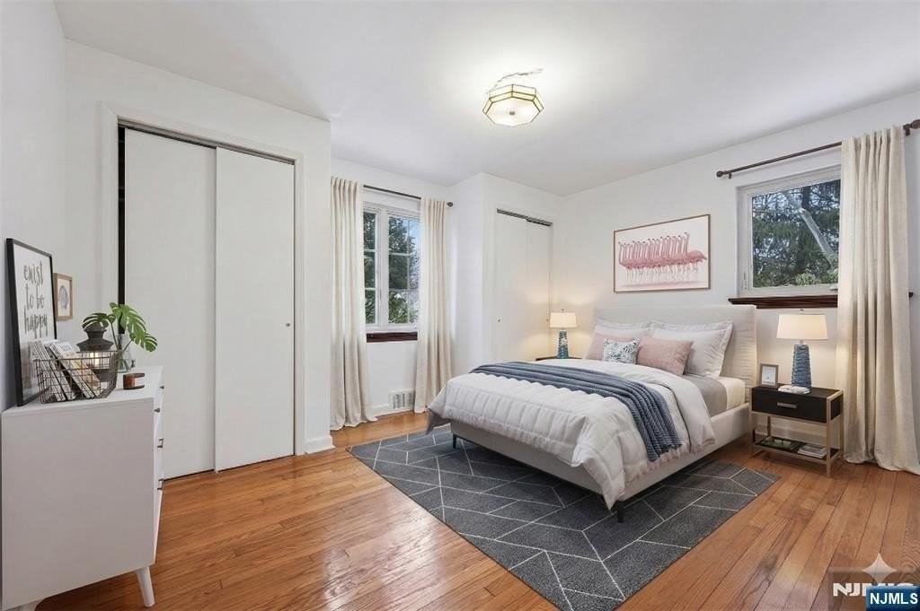 52 Knickerbocker Rd - Photo 7 of 11