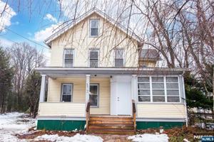 featured image of 14 S Highwood Ave