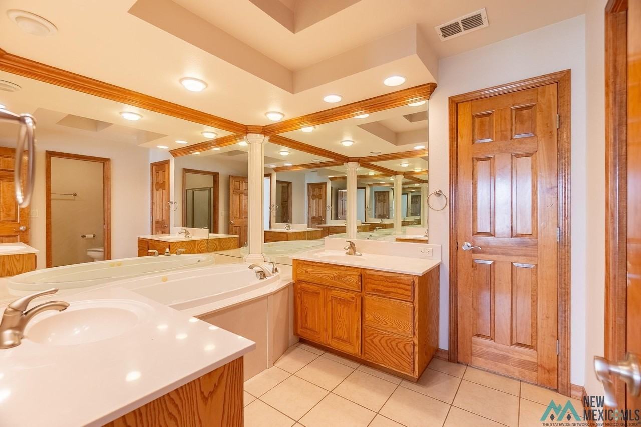 3905 Springwood Dr - Photo 5 of 29