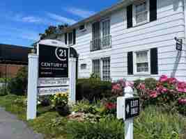 featured image of 1100 Valley St