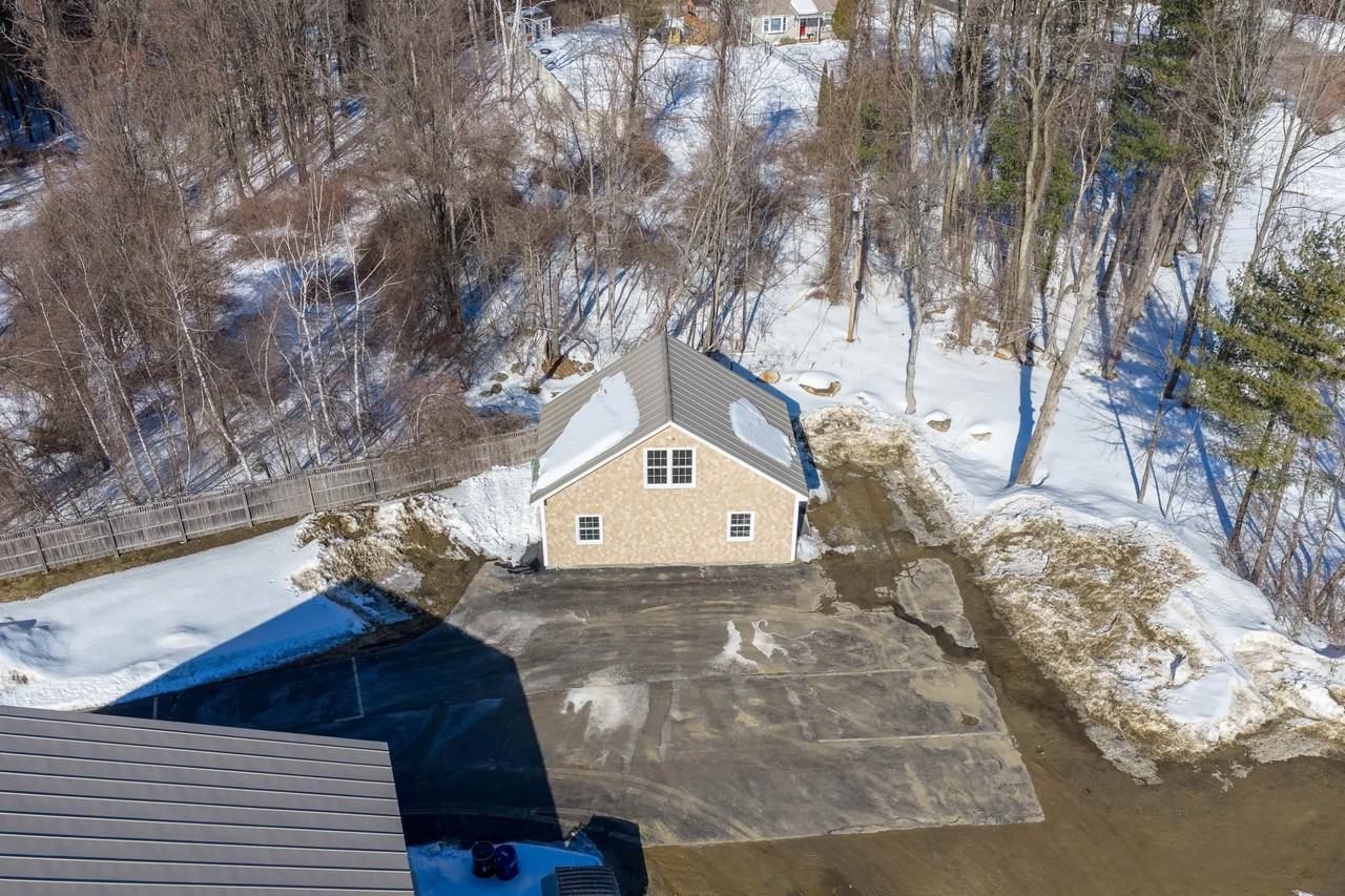 6 Latchkey Ln - Photo 4 of 26