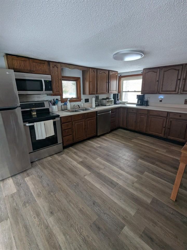 112 Old Bridge St - Photo 6 of 19