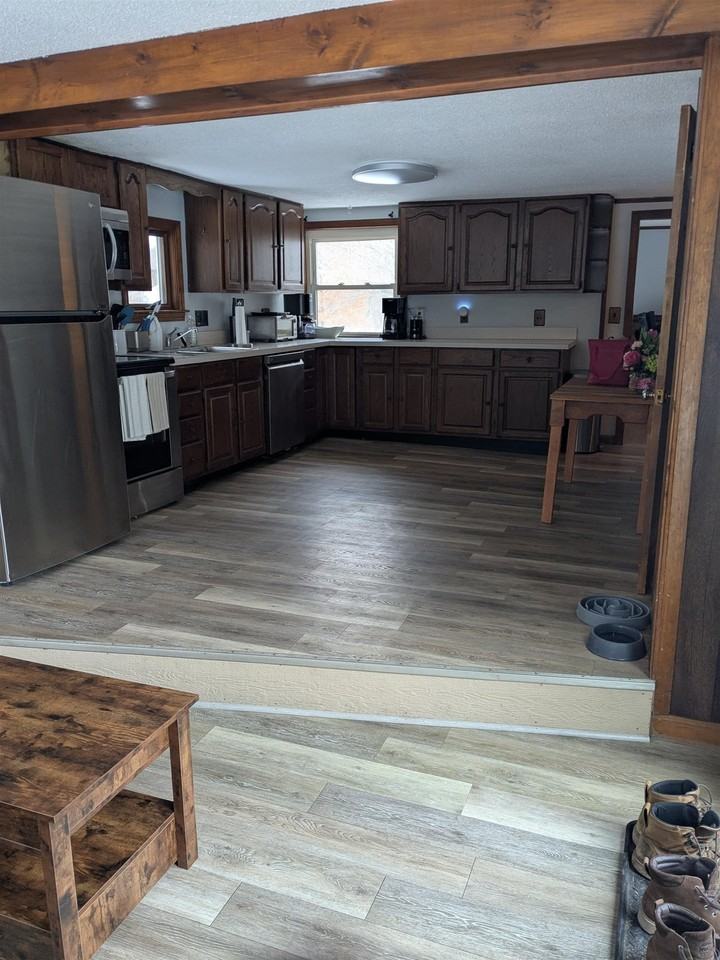 112 Old Bridge St - Photo 7 of 19