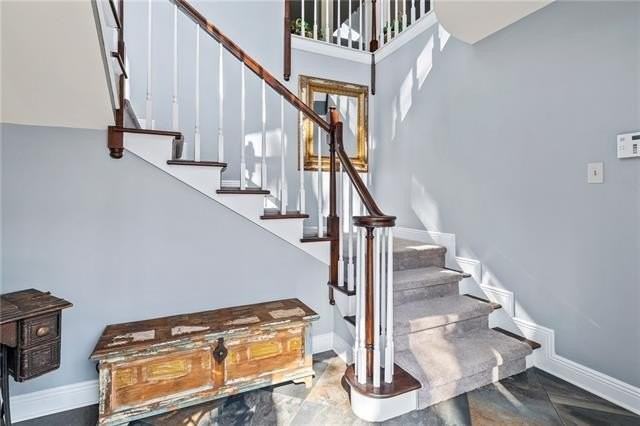 633 VILLAGE LANE N Lane - Photo 3 of 34