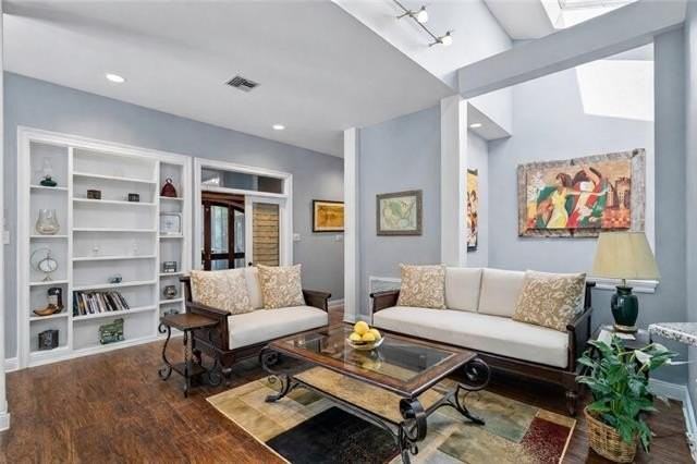 633 VILLAGE LANE N Lane - Photo 7 of 34