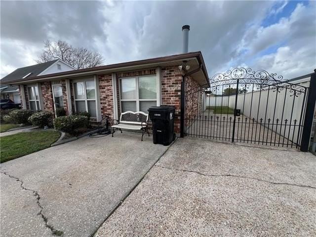 3508 Decomine Dr - Photo 2 of 31